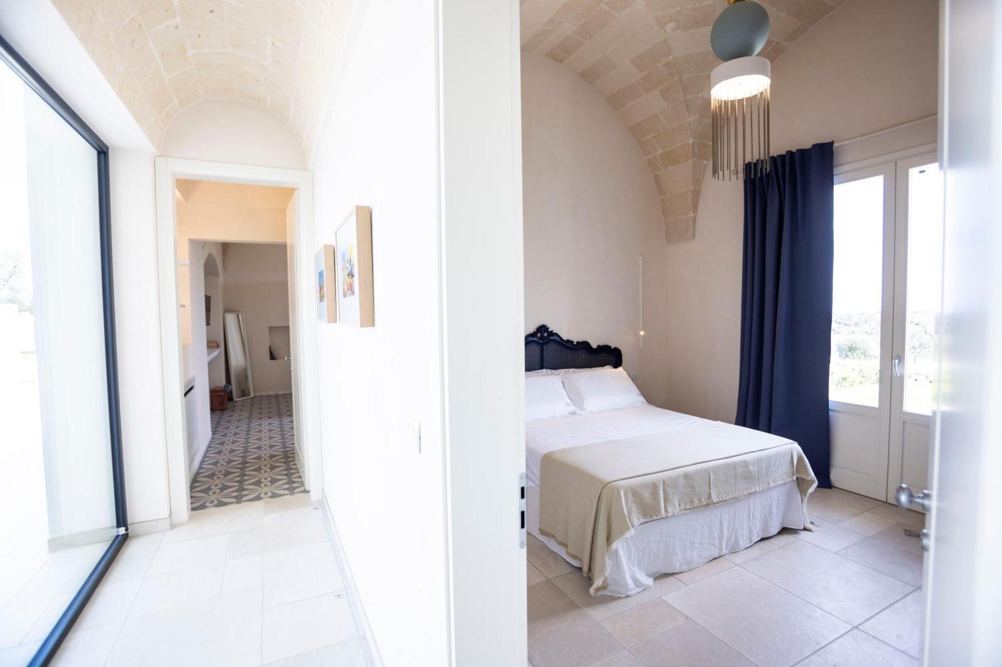 Dimora La Scaledda Bed & Breakfast Serranova Екстериор снимка