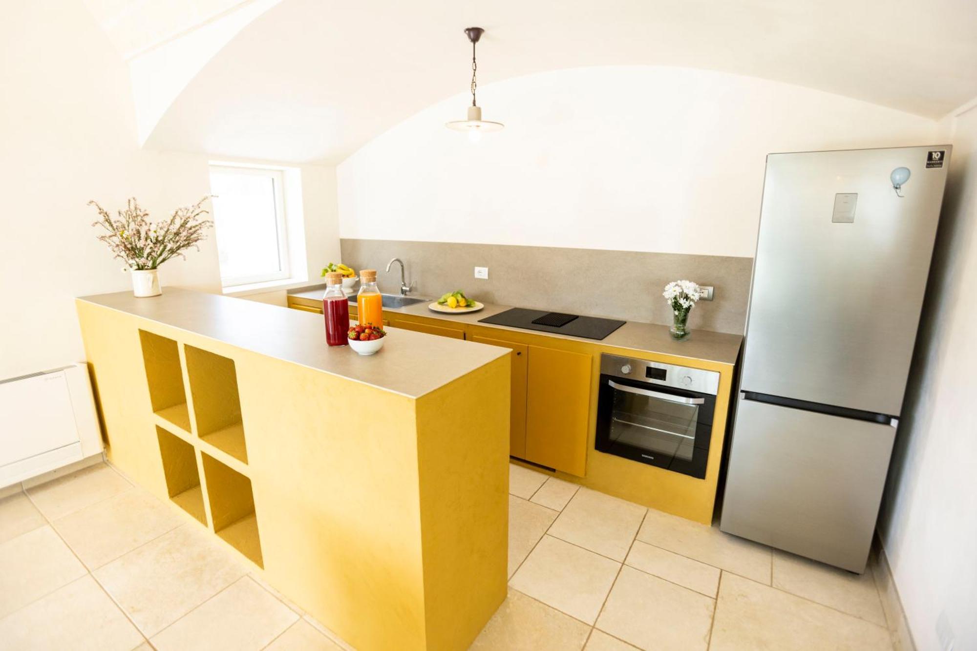 Dimora La Scaledda Bed & Breakfast Serranova Стая снимка
