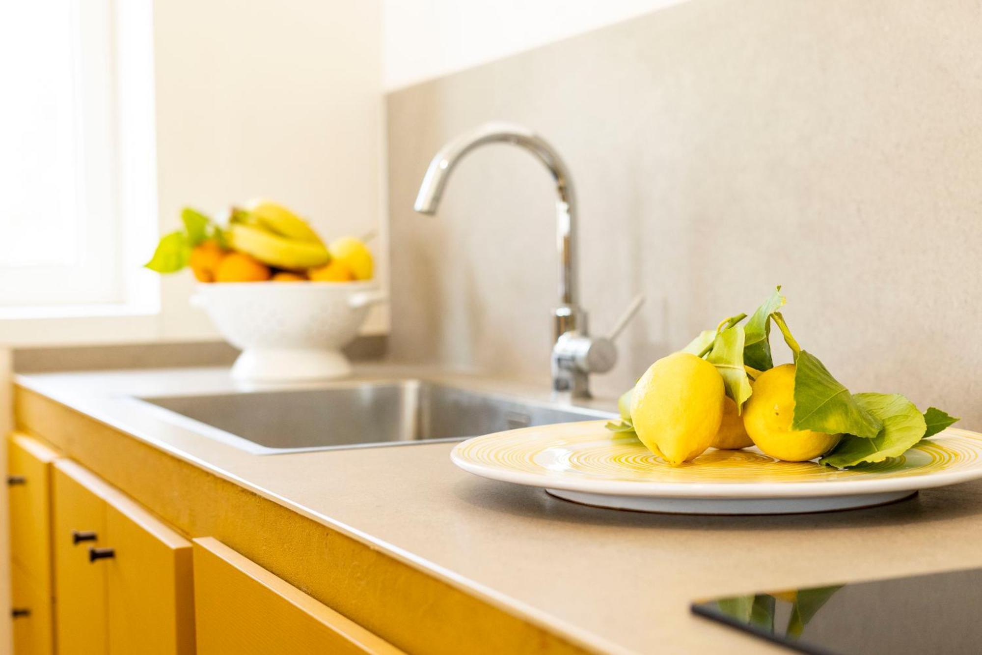Dimora La Scaledda Bed & Breakfast Serranova Стая снимка